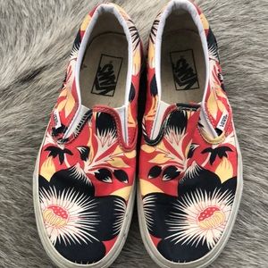 Women’s US 7.5 floral limited Vans sneakers